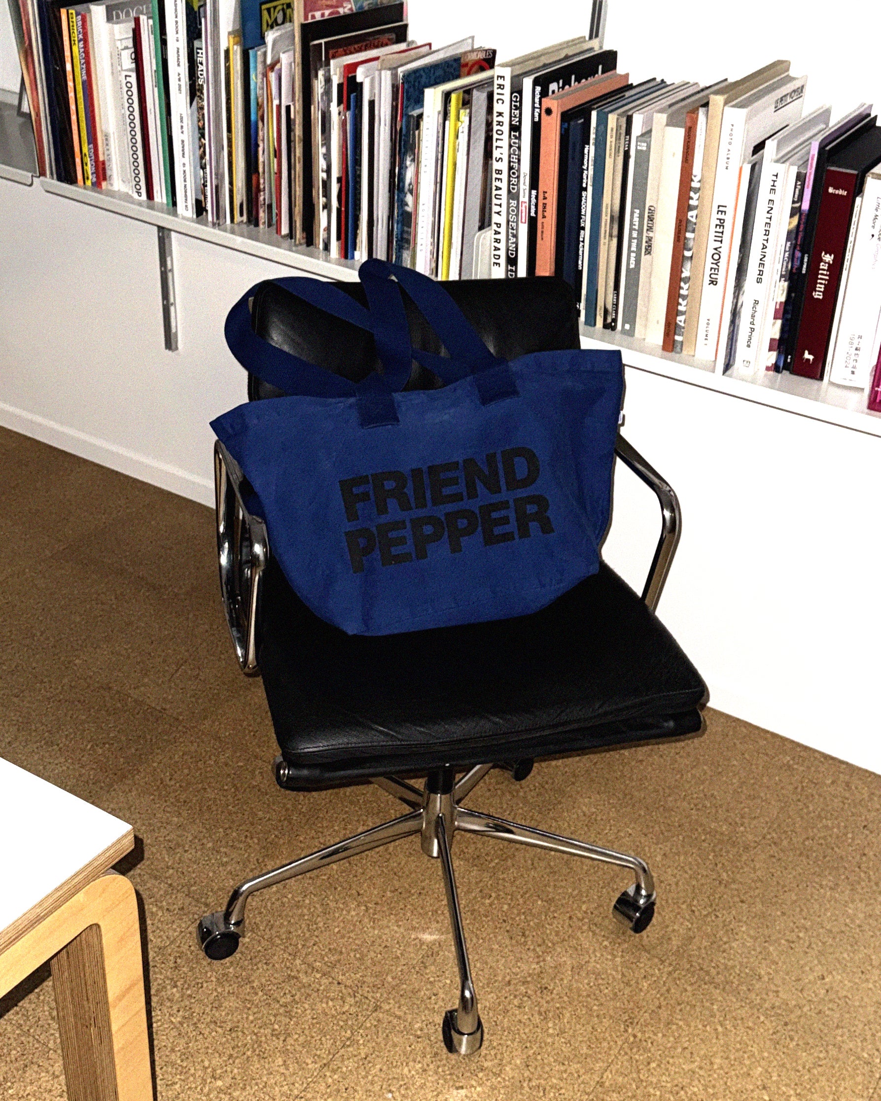 SALT EDITIONS FRIEND PEPPER Carry All Tote (Navy)